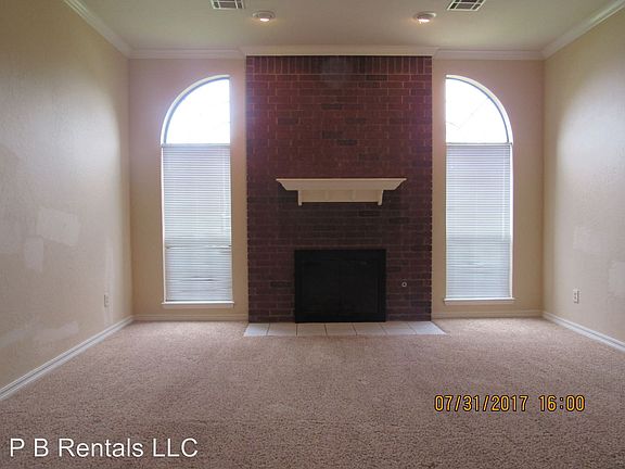 3rd image of 5005 NE Dearborn Ave