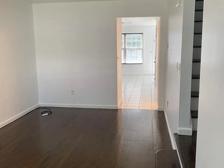 175 Harding Ave — Photo 8