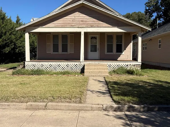 116 W 4th St, Solomon, KS 67480