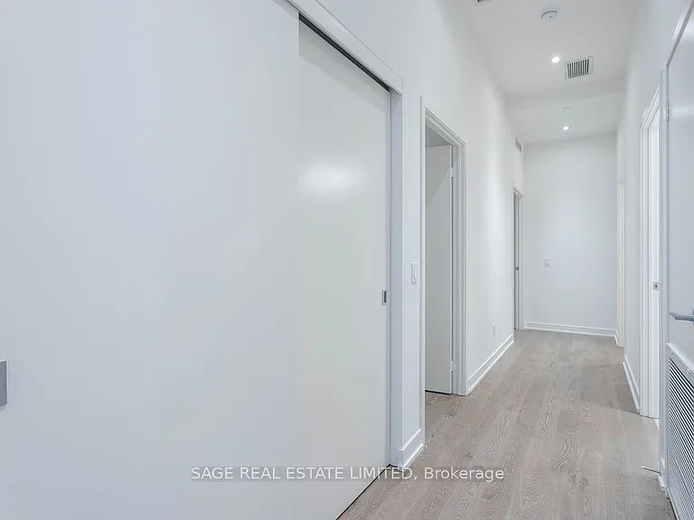 22 Lombard St #205 — Photo 8