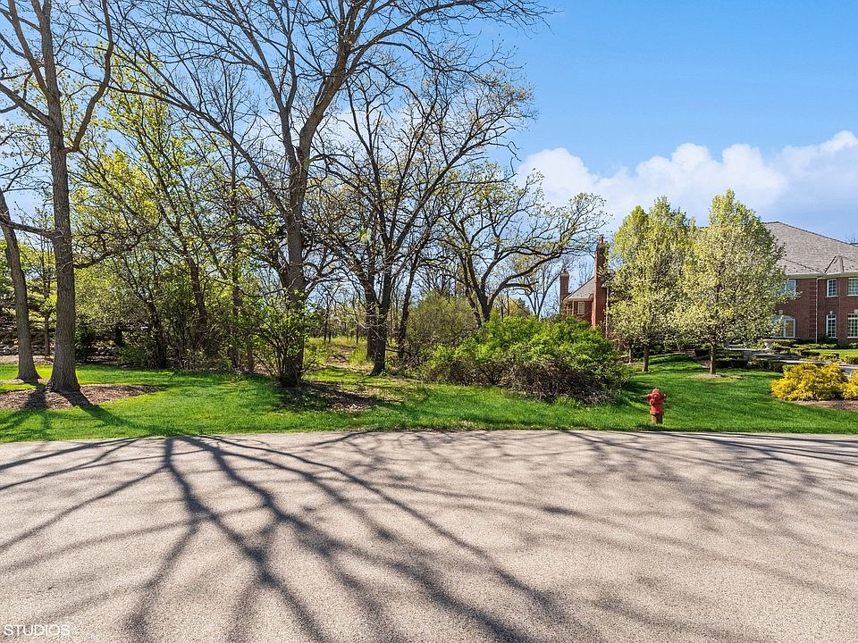 1st image of 74 Hillburn Ln
