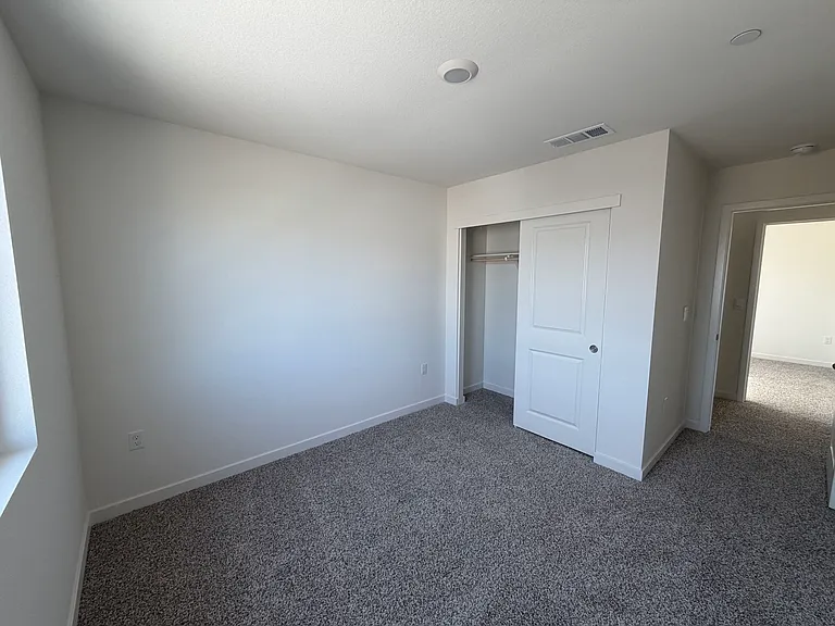 Bedroom 2 (Upstairs)
