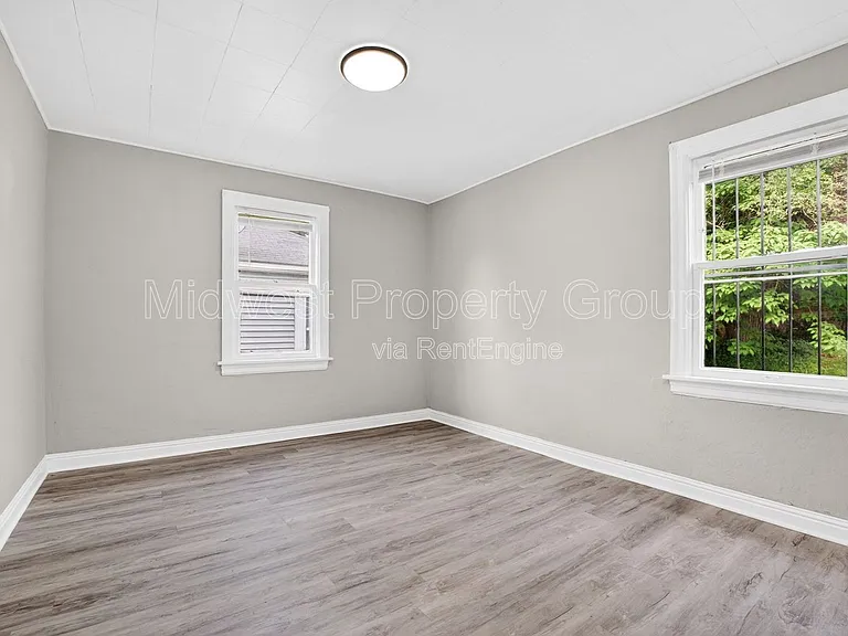 222 Henquin Dr — Photo 11