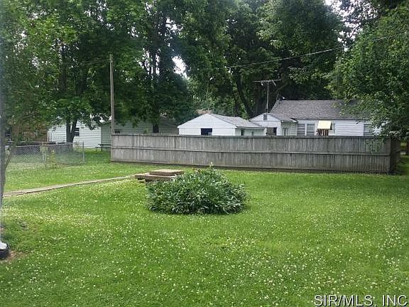 2nd image of 208 E Lebanon St