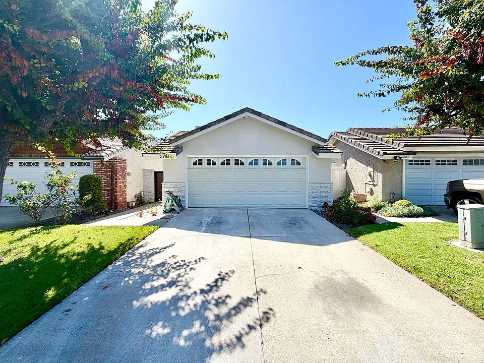21676 Superior Ln