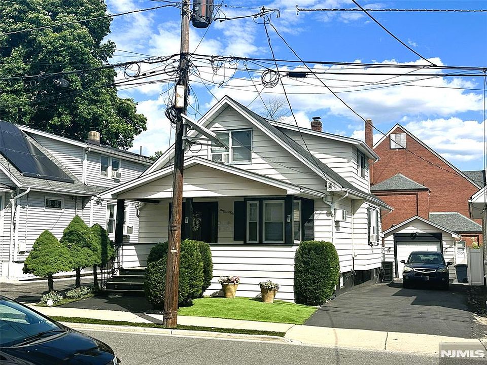 1st image of 176 N 12th St