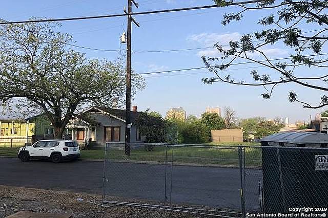 2nd image of 424 N Olive St
