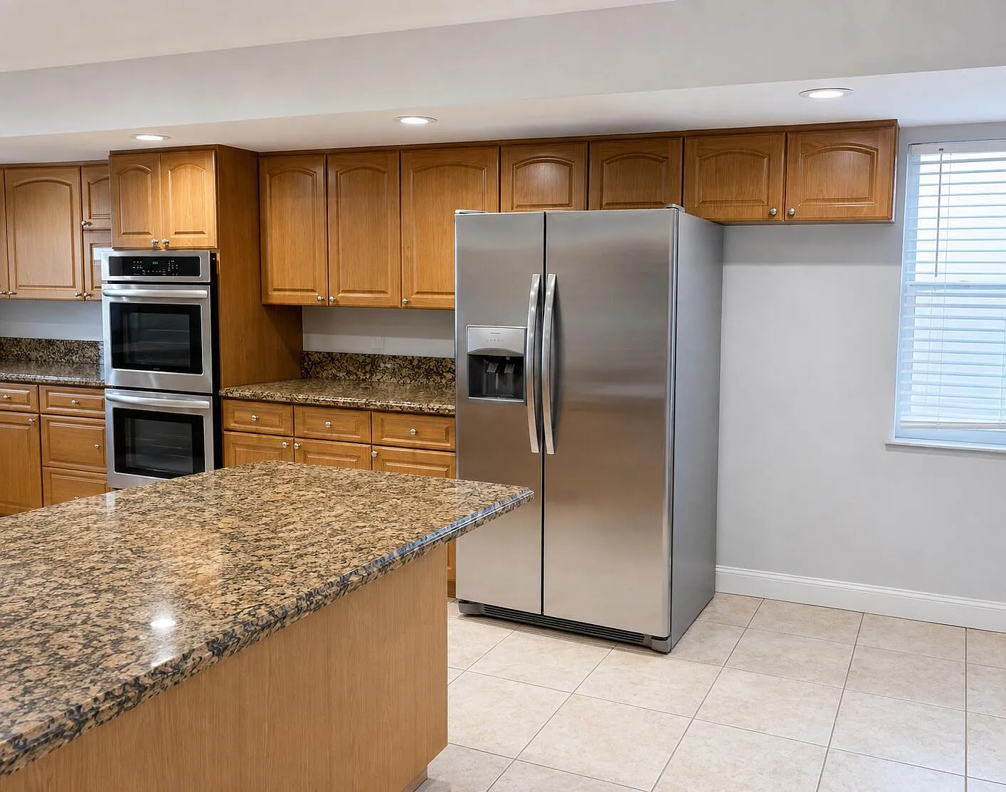 4 bed, 2.0 bath, 2208 sqft, $2,800 — Photo 4