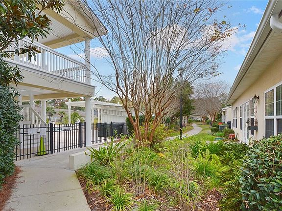3rd image of 117 Peppertree Crossing Ave