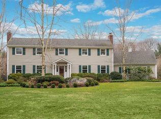 321 Southdown Rd, Huntington, NY 11743