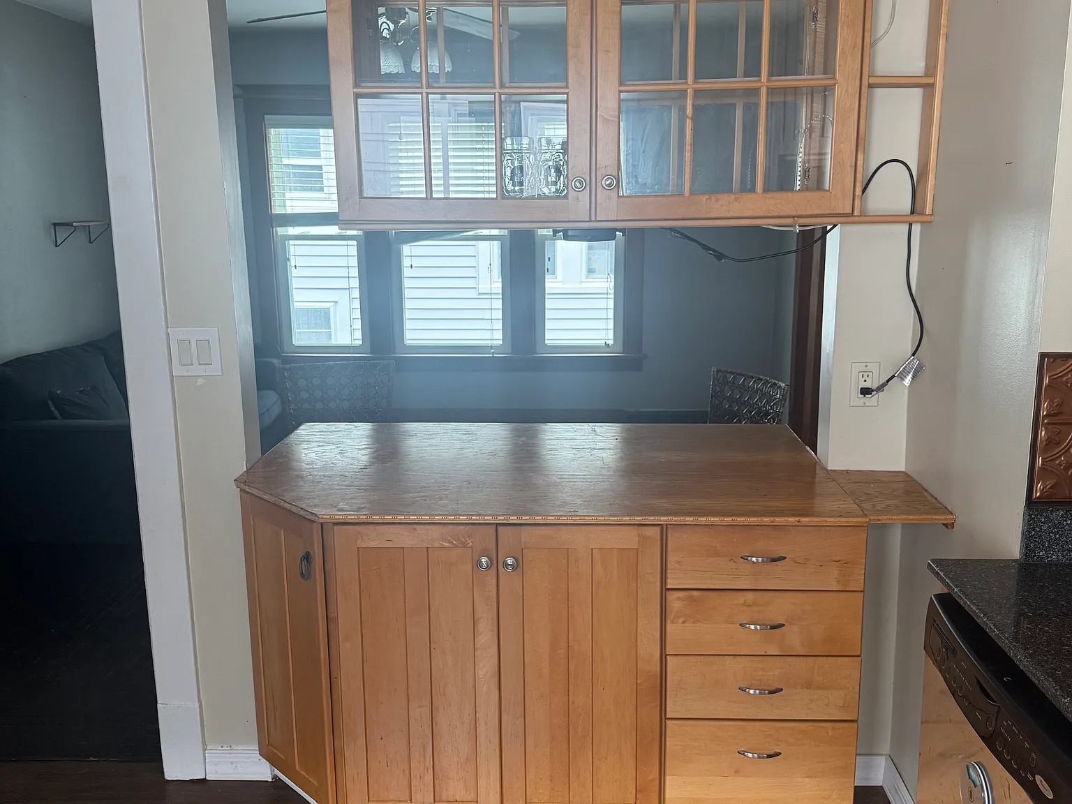 3 bed, 1200 sqft, $1,350 — Photo 3