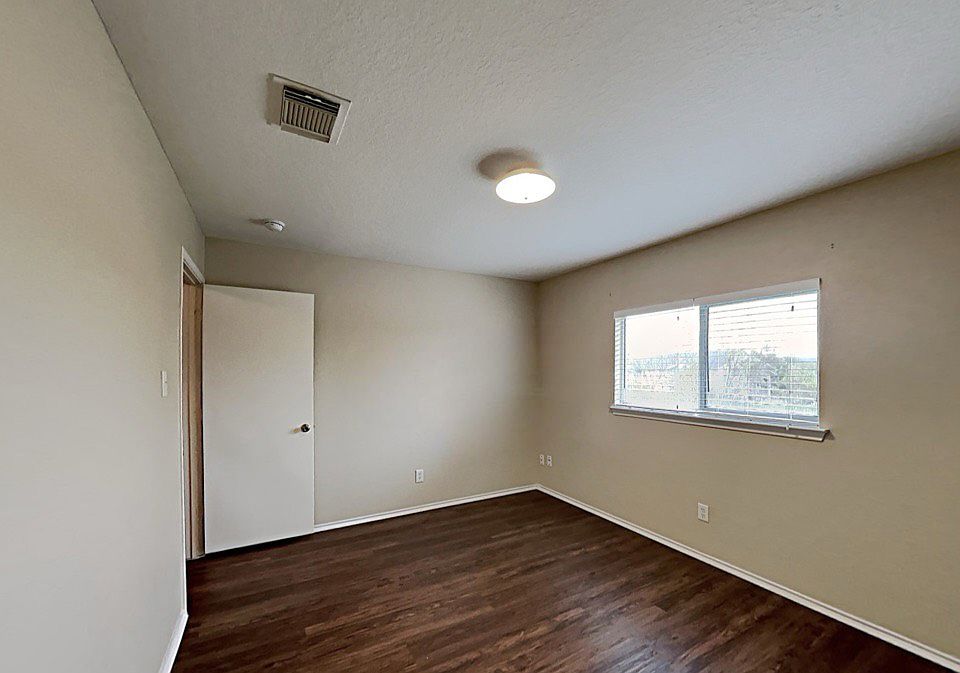 1st image of 5658 Lovett Oaks