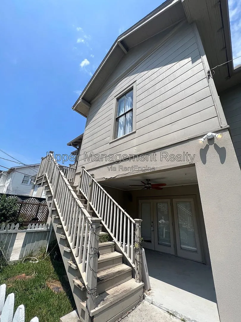 3 bed, 2.0 bath, 1200 sqft, $2,000 — Photo 1
