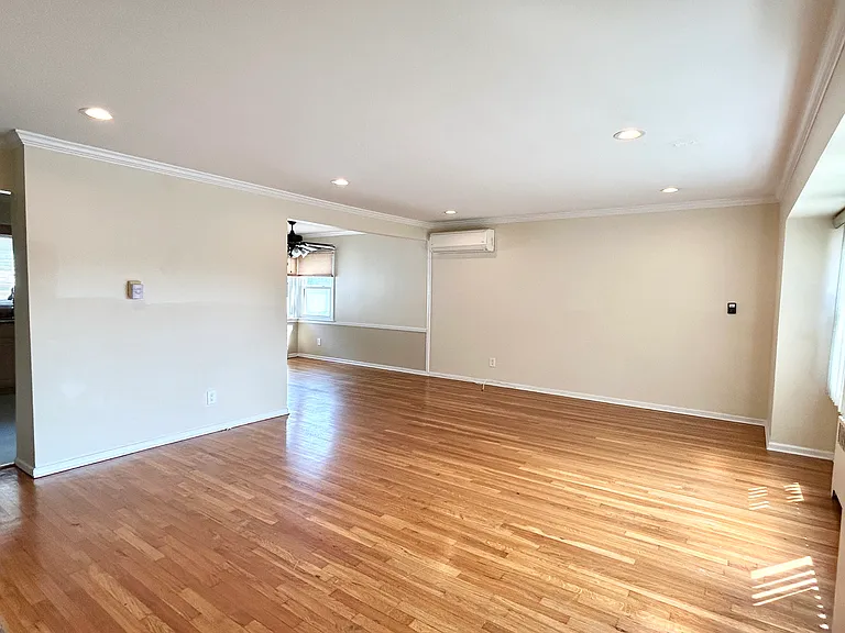 267 Haypath Rd — Photo 3