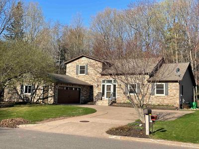 2001 Jenny Ln, Marquette, MI, 49855