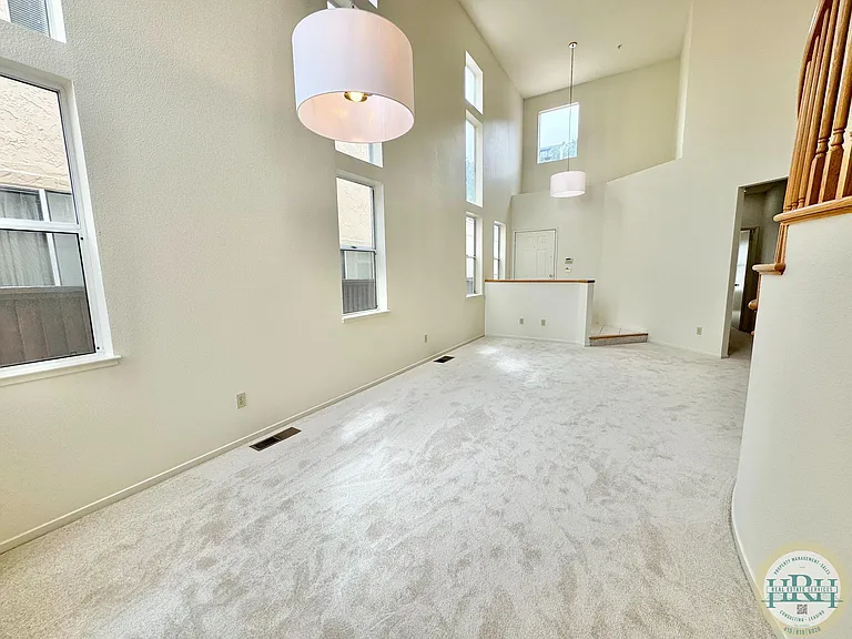 318 Cerro Dr — Photo 8