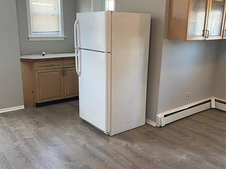 104 River Ave — Photo 2