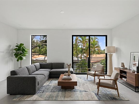 5th image of 1431 SW 20th St