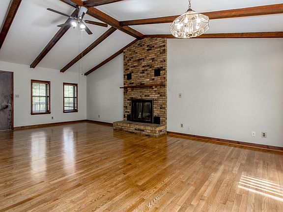 3rd image of 248 Clovernook Dr