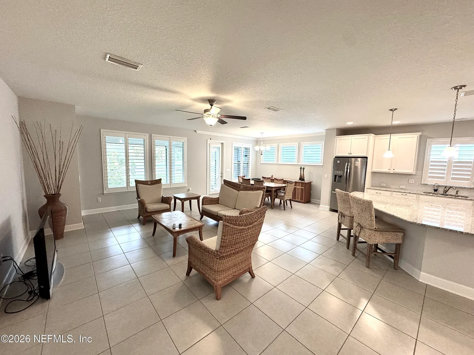3 bed, 2.0 bath, 2065 sqft, $3,500 — Photo 3