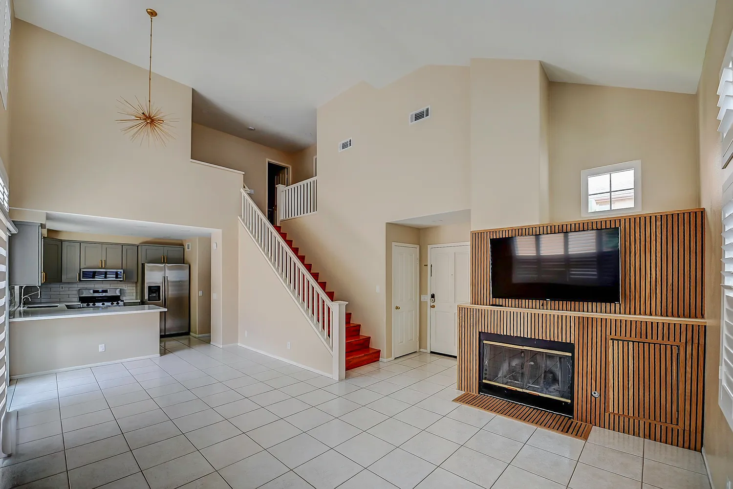 3 bed, 1300 sqft, $4,400 — Photo 3