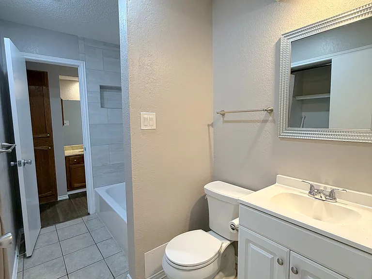 405 Augustine Dr — Photo 16