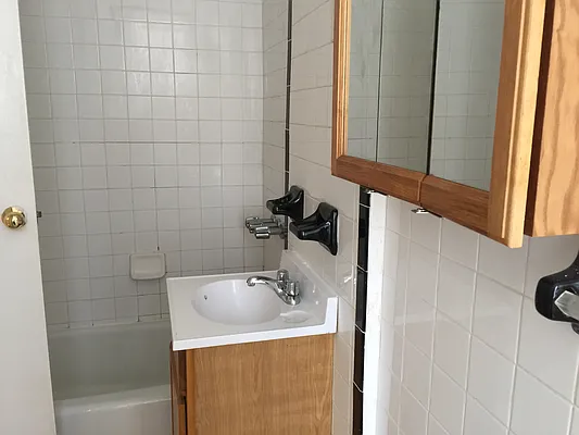 Rented by Edward Gugenheim, LREB | media 8