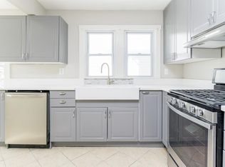 17213 Clifton Blvd FLOOR 2, Lakewood, OH 44107