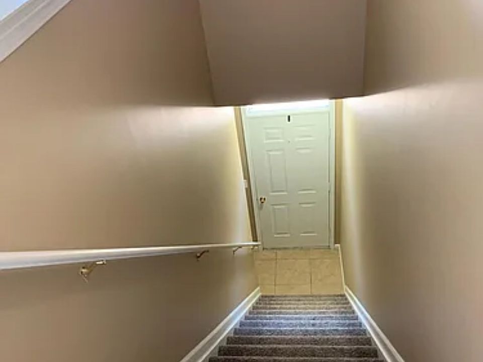 1st image of 43021 Burlington Dr #101