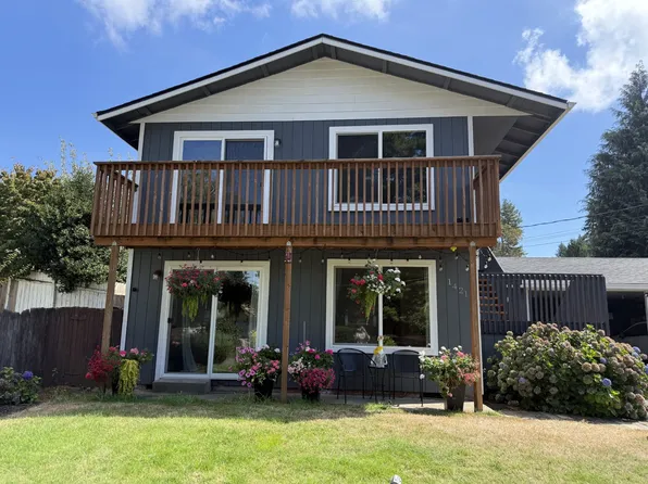 1421 Bradley St #B, Bremerton, WA 98310
