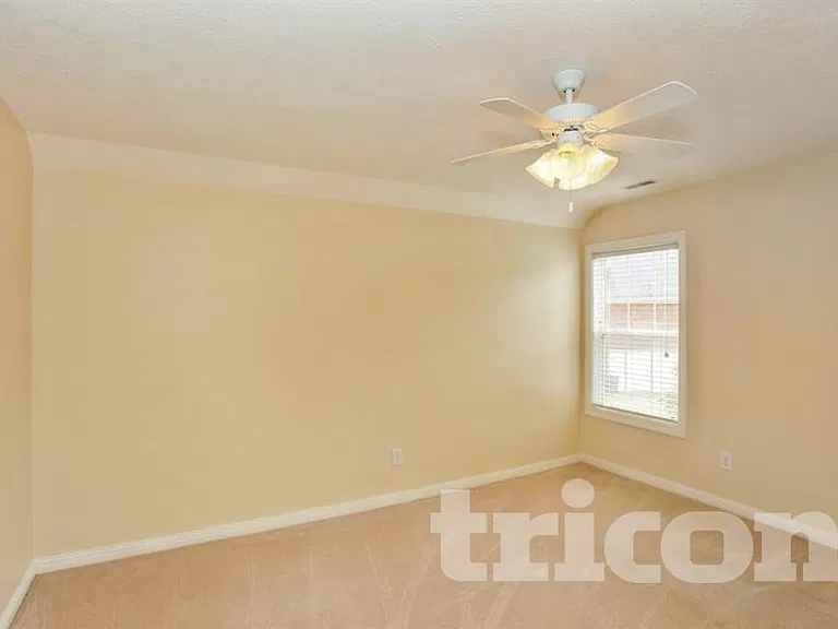 101 Crooked Creek Ct — Photo 12