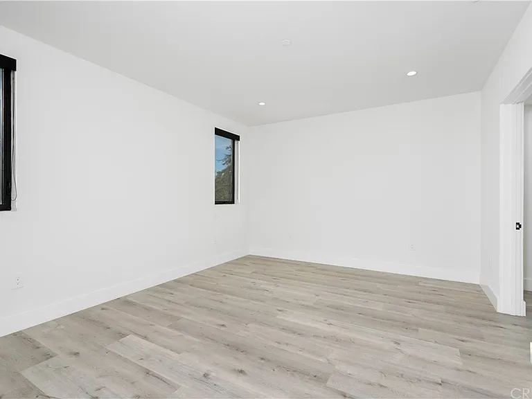 5923 Laurel Canyon Blvd #200 — Photo 11