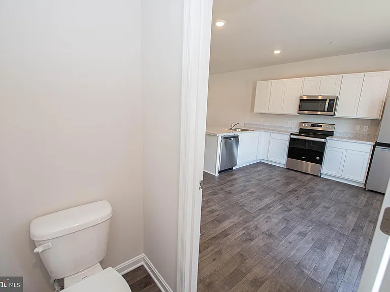 130 Willowtree Ln — Photo 33