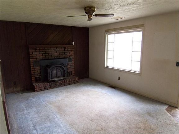 5th image of 8197 Sue Ave