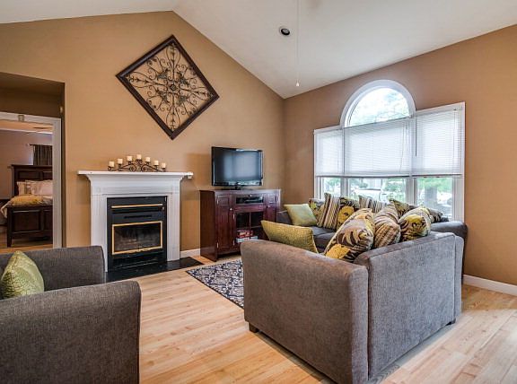 5th image of 1021 Southbriar Dr
