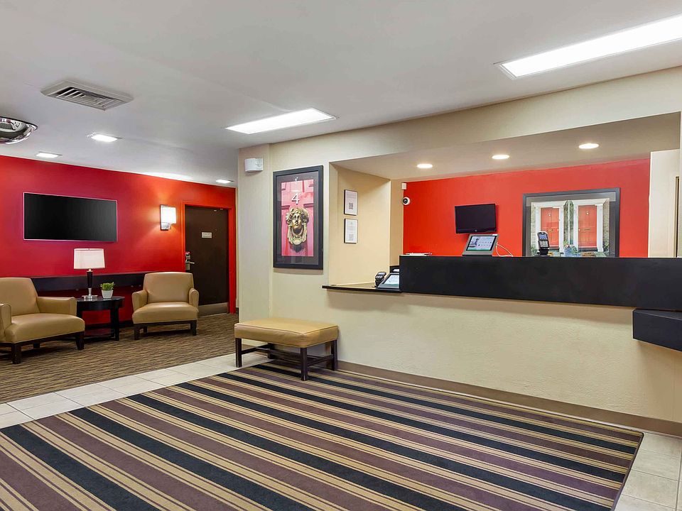 Lobby and Guest Check-in