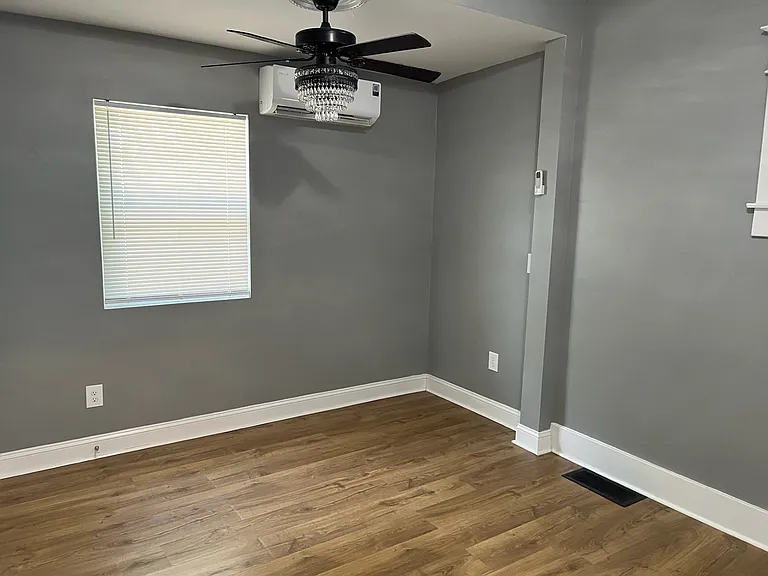 2321 Hawthorne Ave — Photo 20