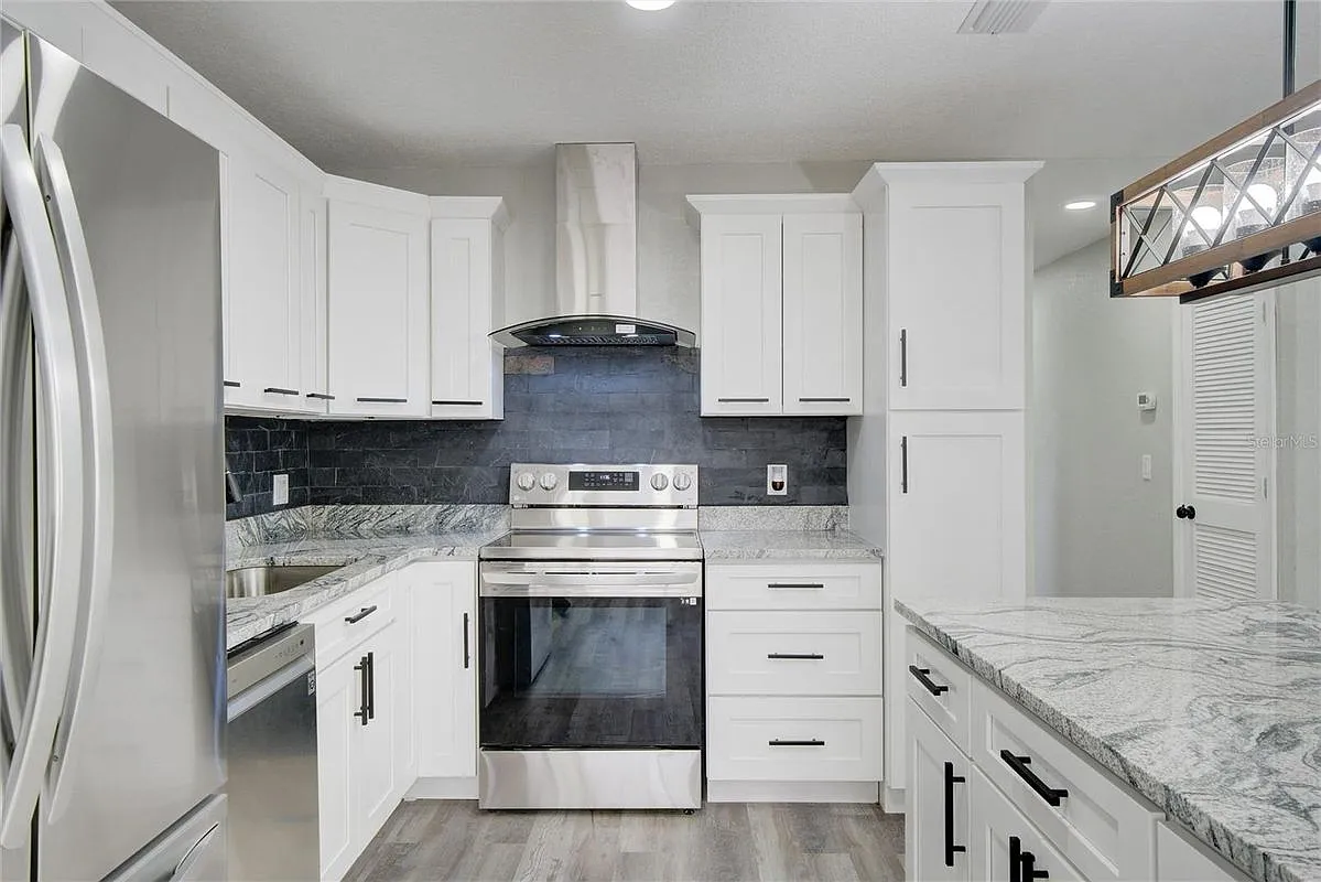 3 bed, 2.0 bath, 1652 sqft, $2,700 — Photo 4