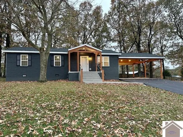 1004 Oak Grove Cir, Benton, KY 42025