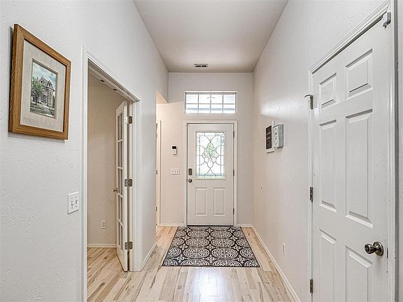 5th image of 5813 NW 127th St