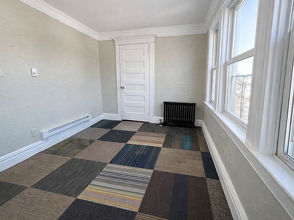 5th image of 567 S Clinton St #3