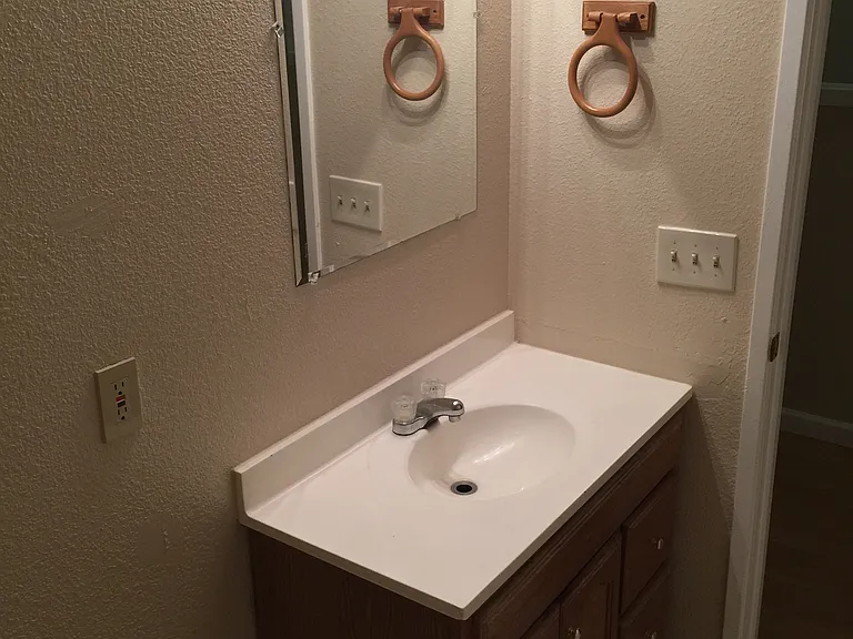 1501 Lynne Renee Ct #B — Photo 4