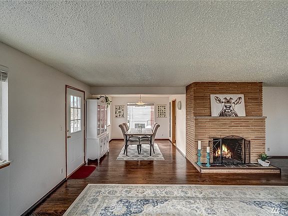 4th image of 4512 N Bristol St