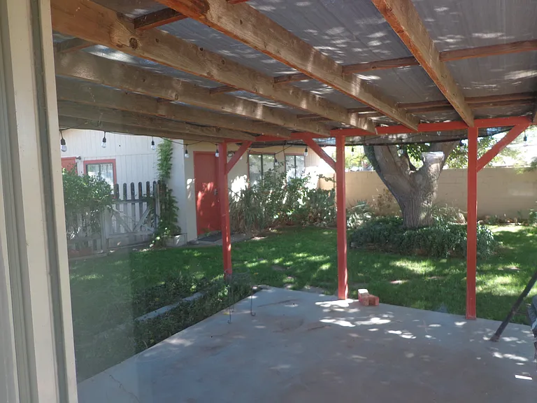 914 Sunset Dr — Photo 5