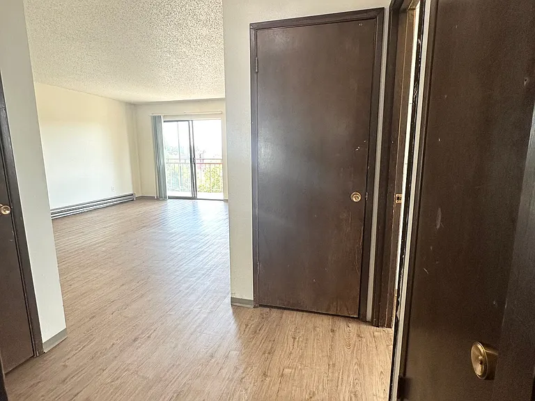 630 NE Maiden Lane — Photo 16