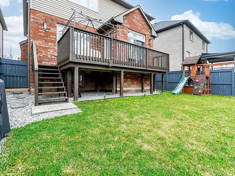 147 Garinger Cres — Photo 6