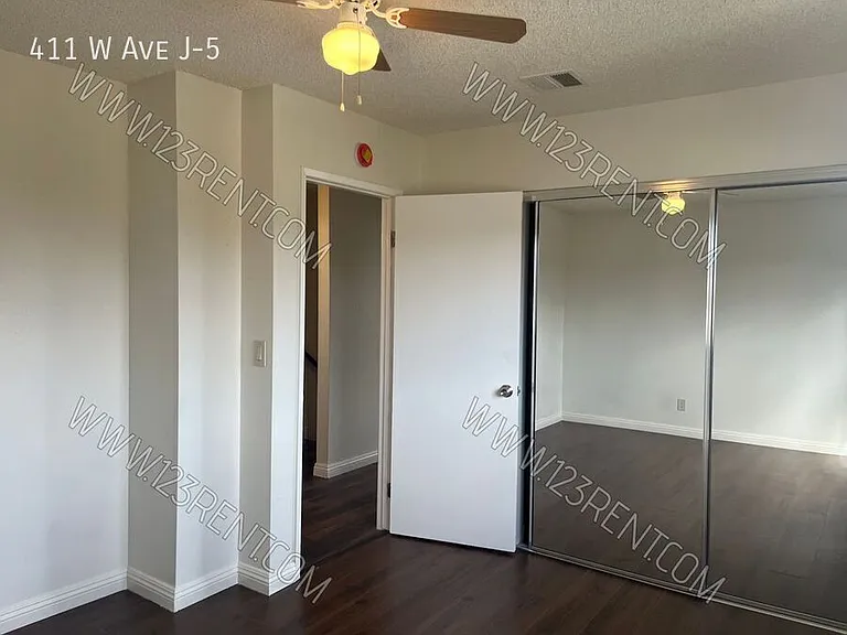 411 W Avenue J #5 — Photo 14