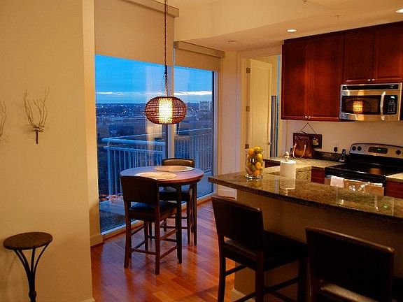 5th image of 301 Virginia St Unit 1414