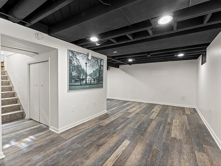 22312 Madison St — Photo 28