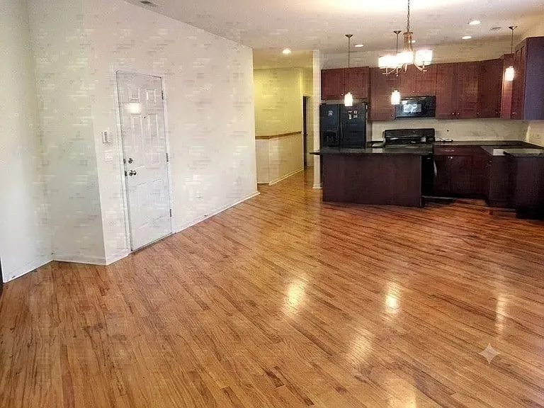 2054 W Chase Ave #1S — Photo 6